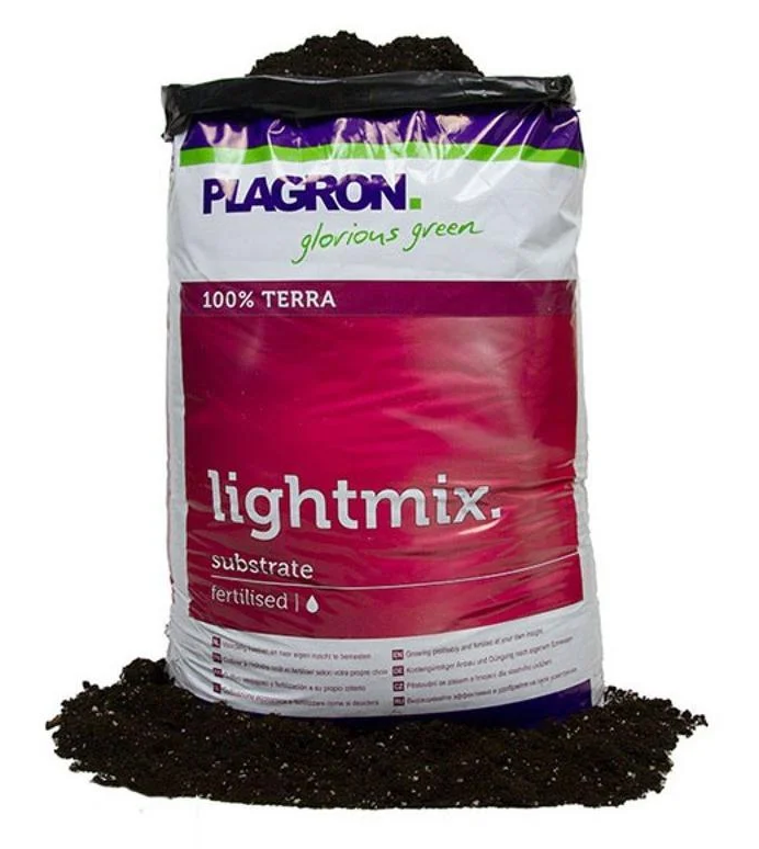 Le terreau Light mix Plagron est parfait pour la germination, la croissance et l'enracinement de vos graines, semis et boutures. Avec sa composition spéciale de tourbes noire et blonde sélectionnées avec soin, ainsi que de fibres et de perlite de qualité, ce terreau offre une légèreté idéale et un niveau optimal d'oxygène pour vos plantes.